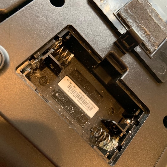 Vintage DJ Hero XBOX 360 Wireless Turntable Controller Untested AS IS For Parts - Picture 13 of 16